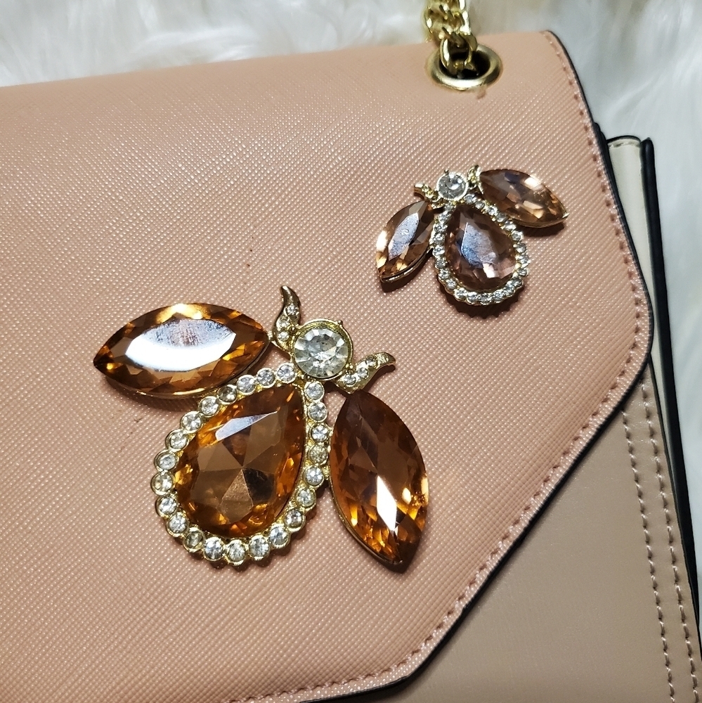 Cream and Gold Structured Shoulder Bag with Chain Strap - Picture 3 of 4